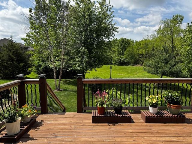 714 Ridge Crest Drive, Raymore, MO 64083