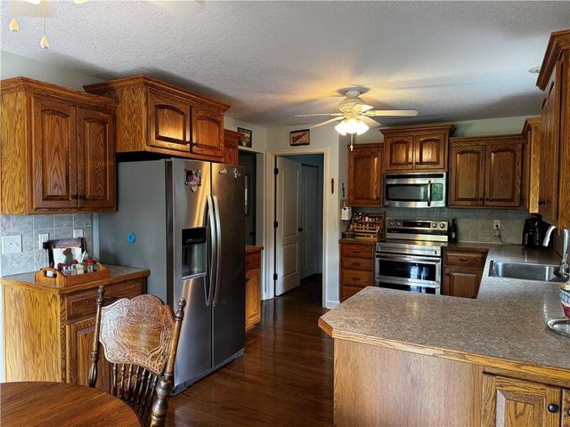 714 Ridge Crest Drive, Raymore, MO 64083