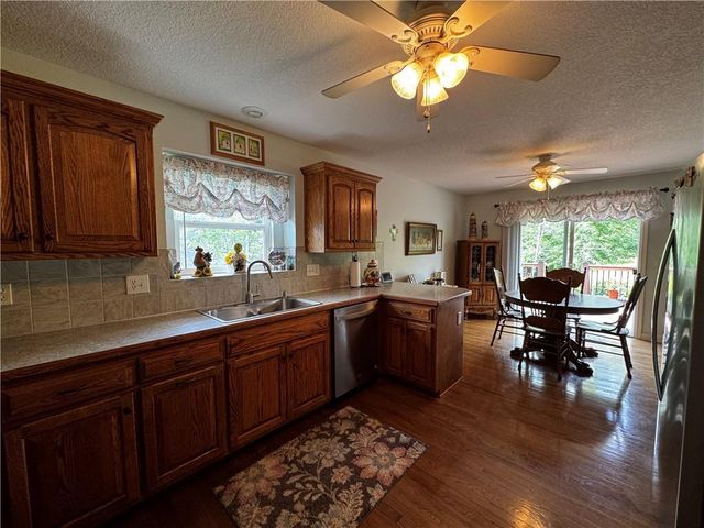 714 Ridge Crest Drive, Raymore, MO 64083