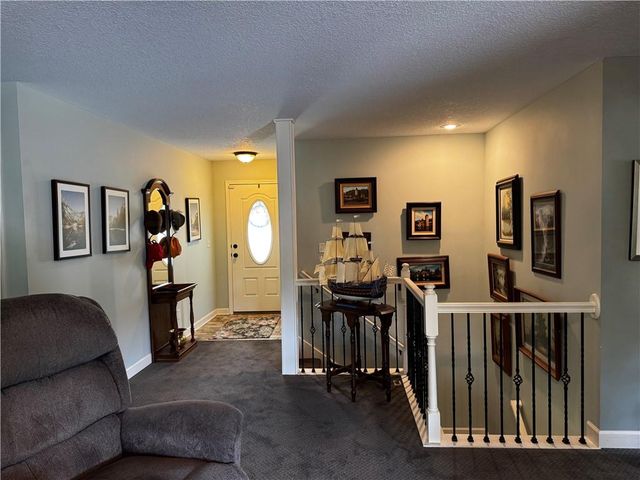 714 Ridge Crest Drive, Raymore, MO 64083