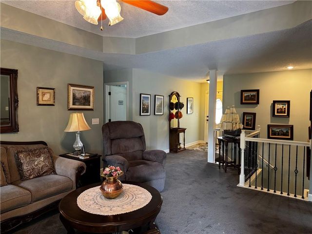 714 Ridge Crest Drive, Raymore, MO 64083