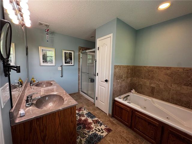 714 Ridge Crest Drive, Raymore, MO 64083