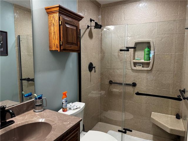 714 Ridge Crest Drive, Raymore, MO 64083