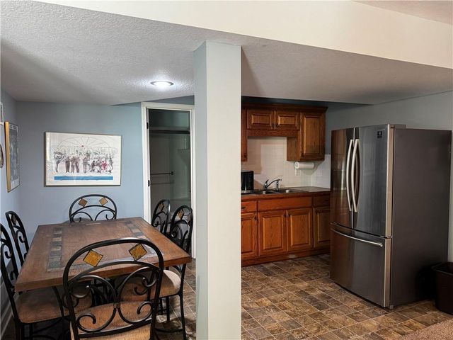714 Ridge Crest Drive, Raymore, MO 64083