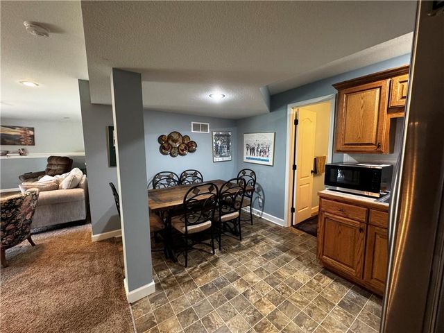 714 Ridge Crest Drive, Raymore, MO 64083
