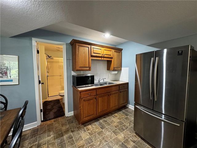 714 Ridge Crest Drive, Raymore, MO 64083