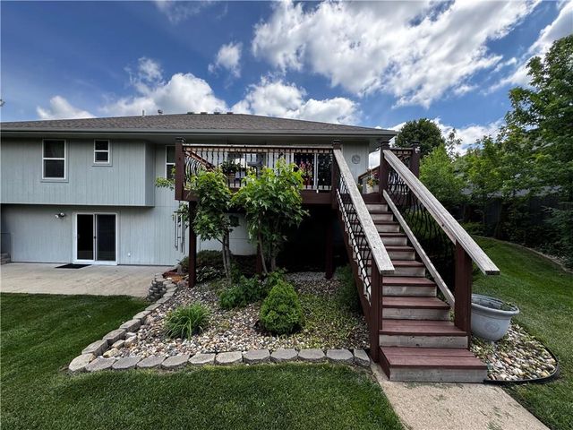 714 Ridge Crest Drive, Raymore, MO 64083