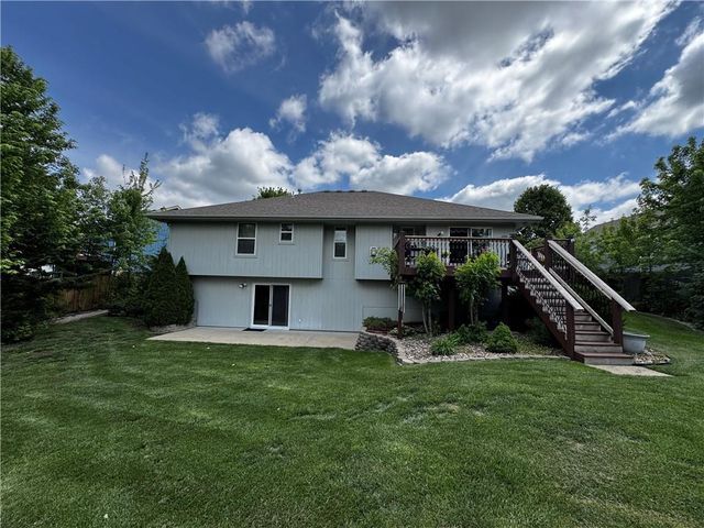 714 Ridge Crest Drive, Raymore, MO 64083