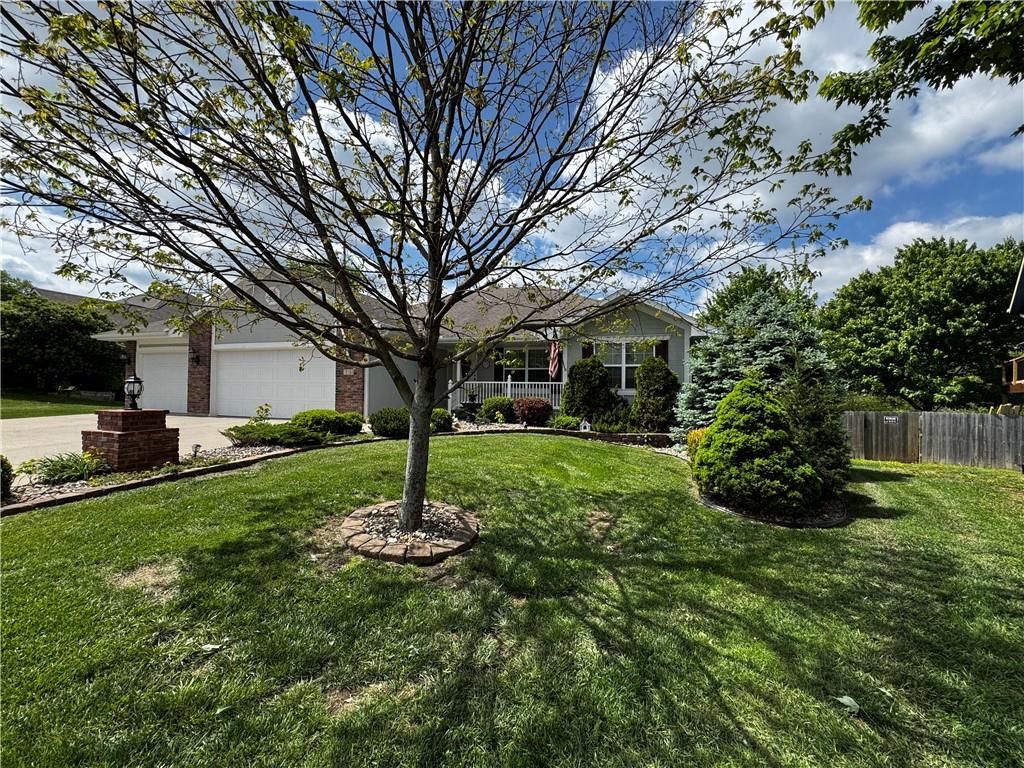 714 Ridge Crest Drive, Raymore, MO 64083