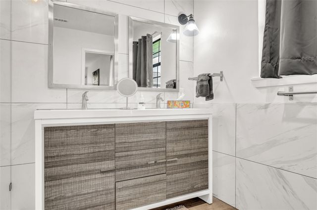 5604 Flack, Houston, TX 77081