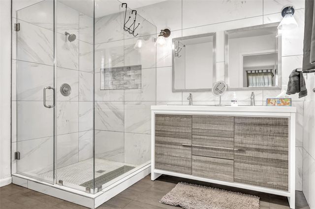 5604 Flack, Houston, TX 77081