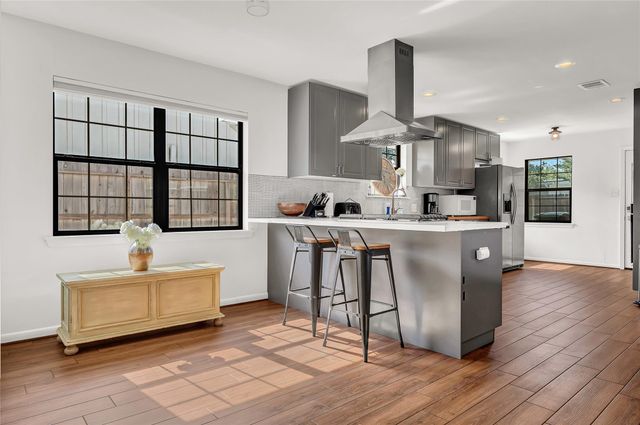 5604 Flack, Houston, TX 77081