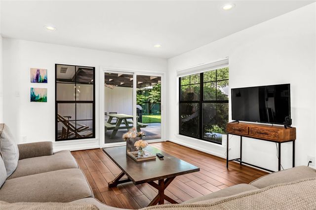 5604 Flack, Houston, TX 77081