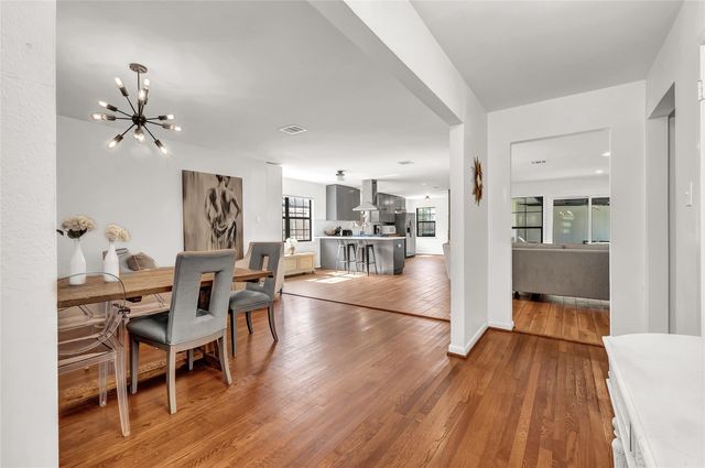5604 Flack, Houston, TX 77081