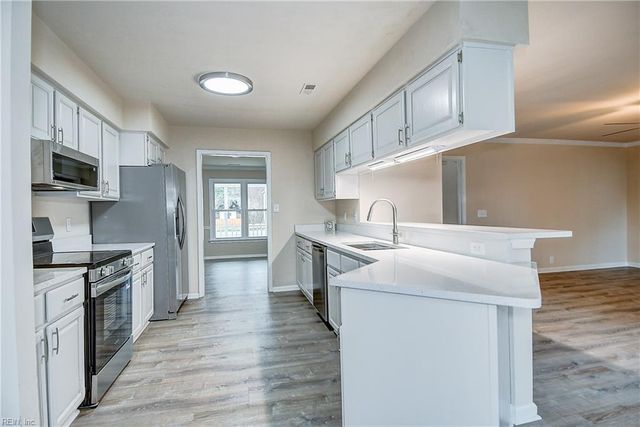 1300 Danielle CT, Chesapeake, VA 23320