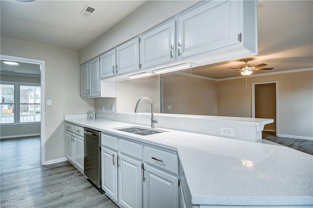 1300 Danielle CT, Chesapeake, VA 23320