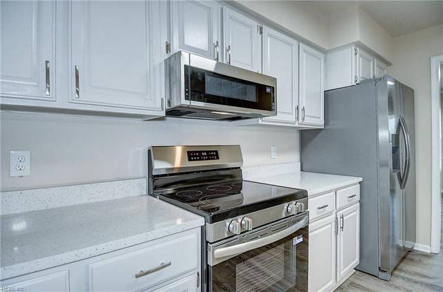 1300 Danielle CT, Chesapeake, VA 23320