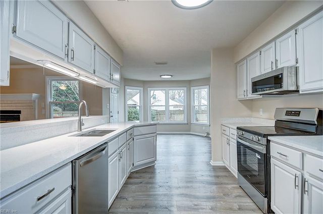 1300 Danielle CT, Chesapeake, VA 23320