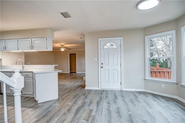 1300 Danielle CT, Chesapeake, VA 23320