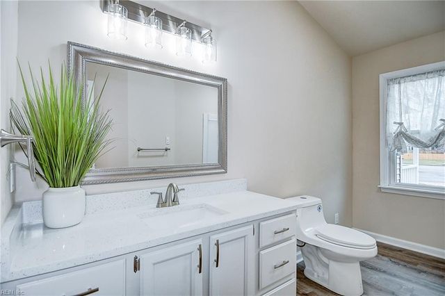 1300 Danielle CT, Chesapeake, VA 23320