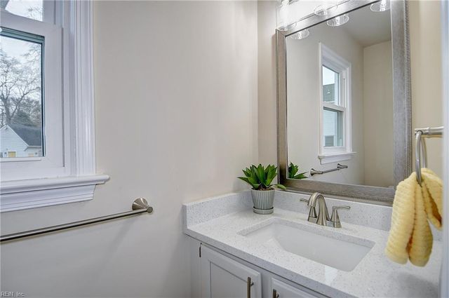 1300 Danielle CT, Chesapeake, VA 23320