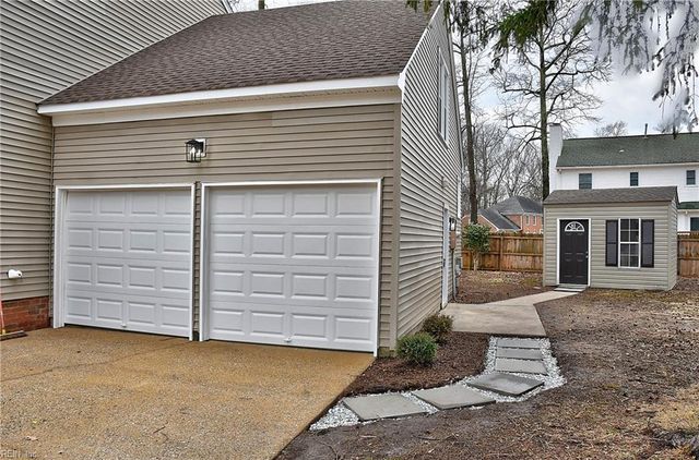 1300 Danielle CT, Chesapeake, VA 23320