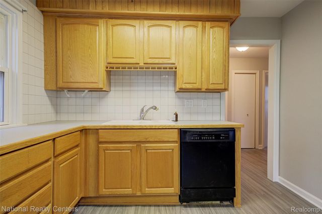 5808 Gilman Street, Garden City, MI 48135