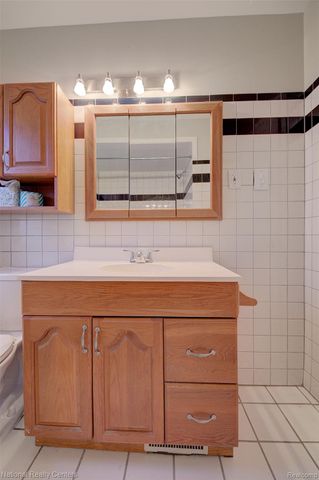 5808 Gilman Street, Garden City, MI 48135