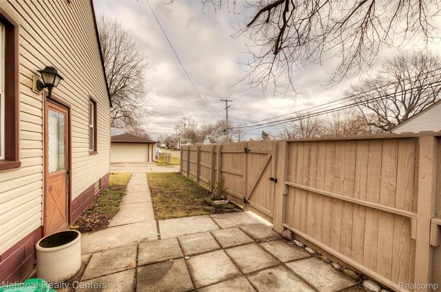 5808 Gilman Street, Garden City, MI 48135