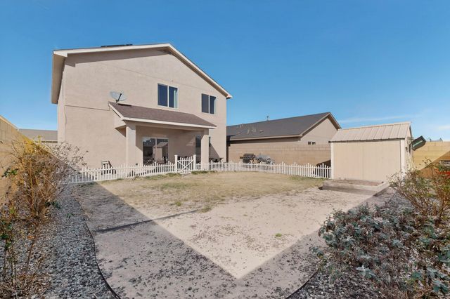 10040 Farinosa Avenue SW, Albuquerque, NM 87121