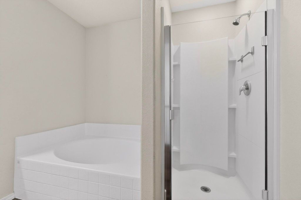 Image 25 of property listing at 10040 Farinosa Avenue SW, Albuquerque, NM 87121