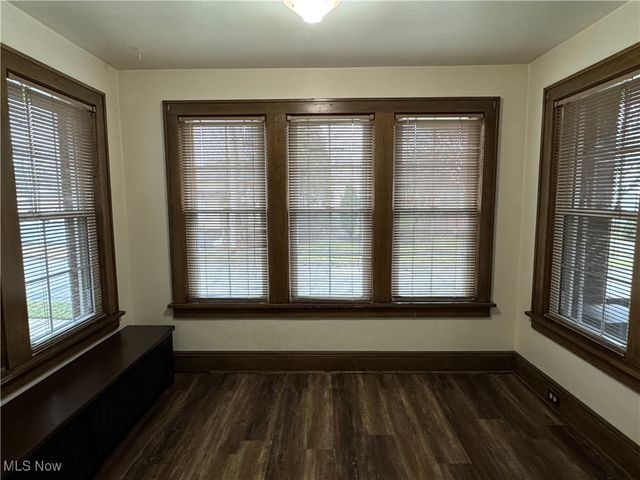 2468 11th Street, Cuyahoga Falls, OH 44221