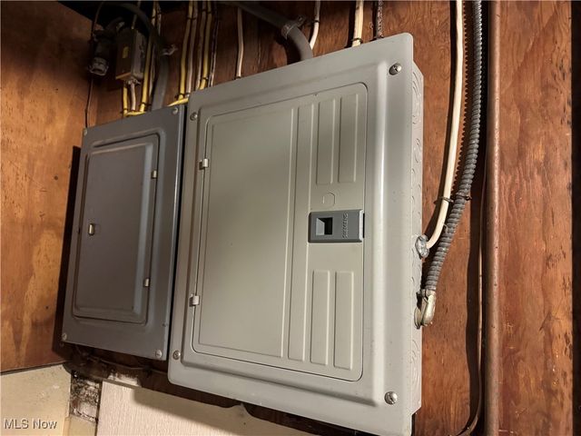 2468 11th Street, Cuyahoga Falls, OH 44221