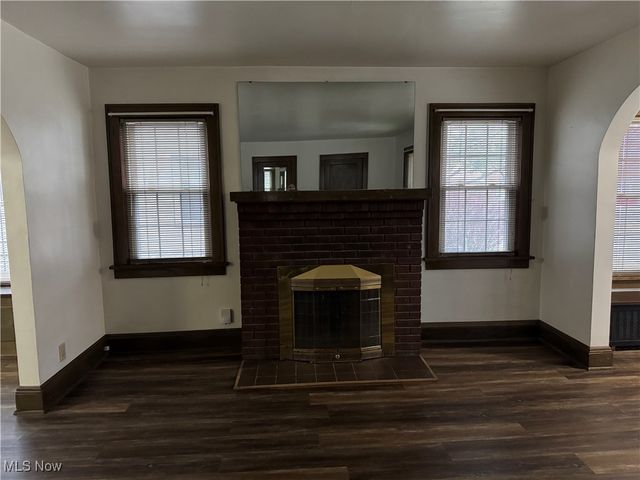 2468 11th Street, Cuyahoga Falls, OH 44221