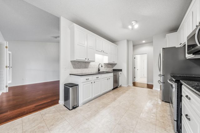 600 Pakis St Apt 19, Hot Springs, AR 71913