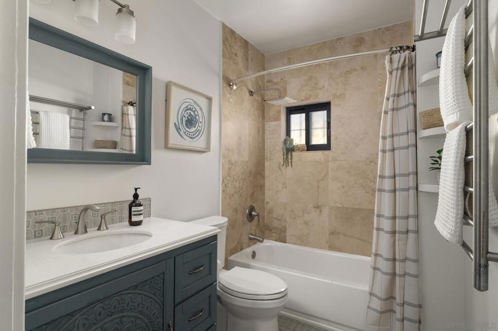 Image 18 of property listing at 3124 Laurel St, San Diego, CA 92104