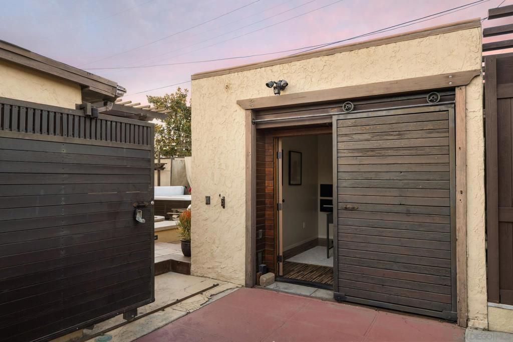 Image 26 of property listing at 3124 Laurel St, San Diego, CA 92104