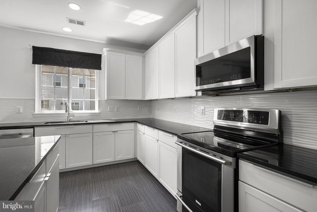 14760 MASON CREEK CIR, Woodbridge, VA 22191
