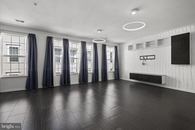 14760 MASON CREEK CIR, Woodbridge, VA 22191