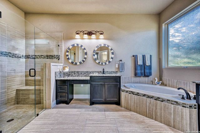 1207 Acquedotto, New Braunfels, TX 78132