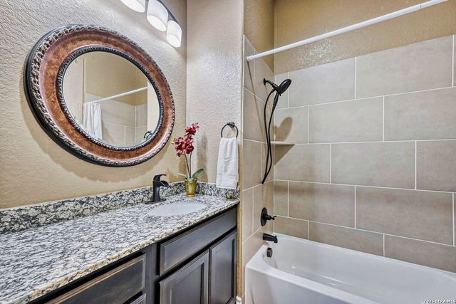 1207 Acquedotto, New Braunfels, TX 78132