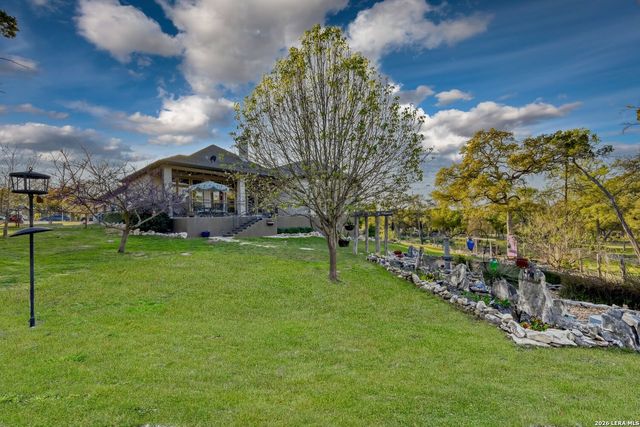 1207 Acquedotto, New Braunfels, TX 78132