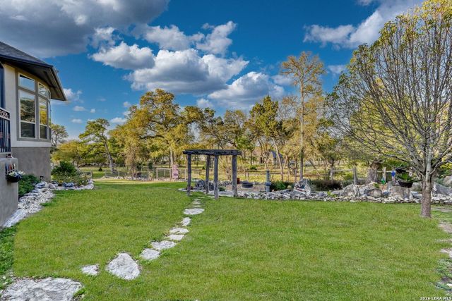 1207 Acquedotto, New Braunfels, TX 78132