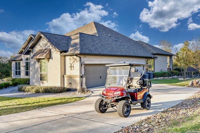 1207 Acquedotto, New Braunfels, TX 78132