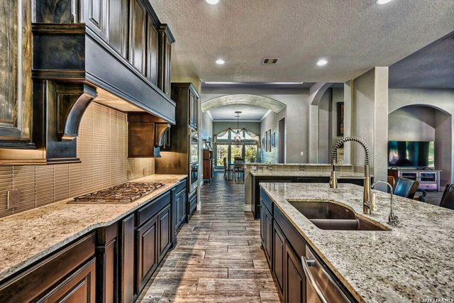 1207 Acquedotto, New Braunfels, TX 78132