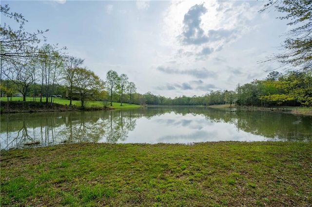 142 Holland Dam Drive, Maysville, GA 30558