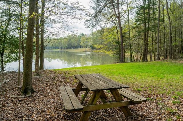 142 Holland Dam Drive, Maysville, GA 30558