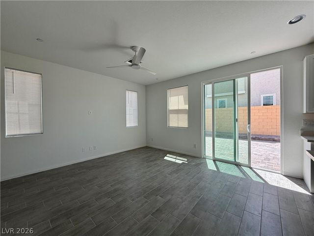 75 Corzine Cliffs Court, Las Vegas, NV 89183