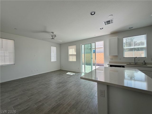 75 Corzine Cliffs Court, Las Vegas, NV 89183