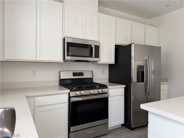 75 Corzine Cliffs Court, Las Vegas, NV 89183